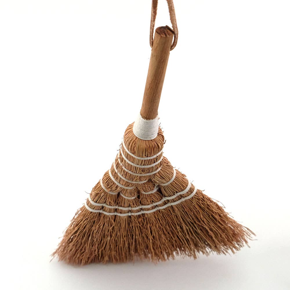 Shesay Sorghum handmade Fan Shaped Broom-Beige
